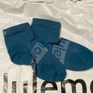 🎁Free to bundle!! lululemon athletica womens Blue M running Athletic Socks